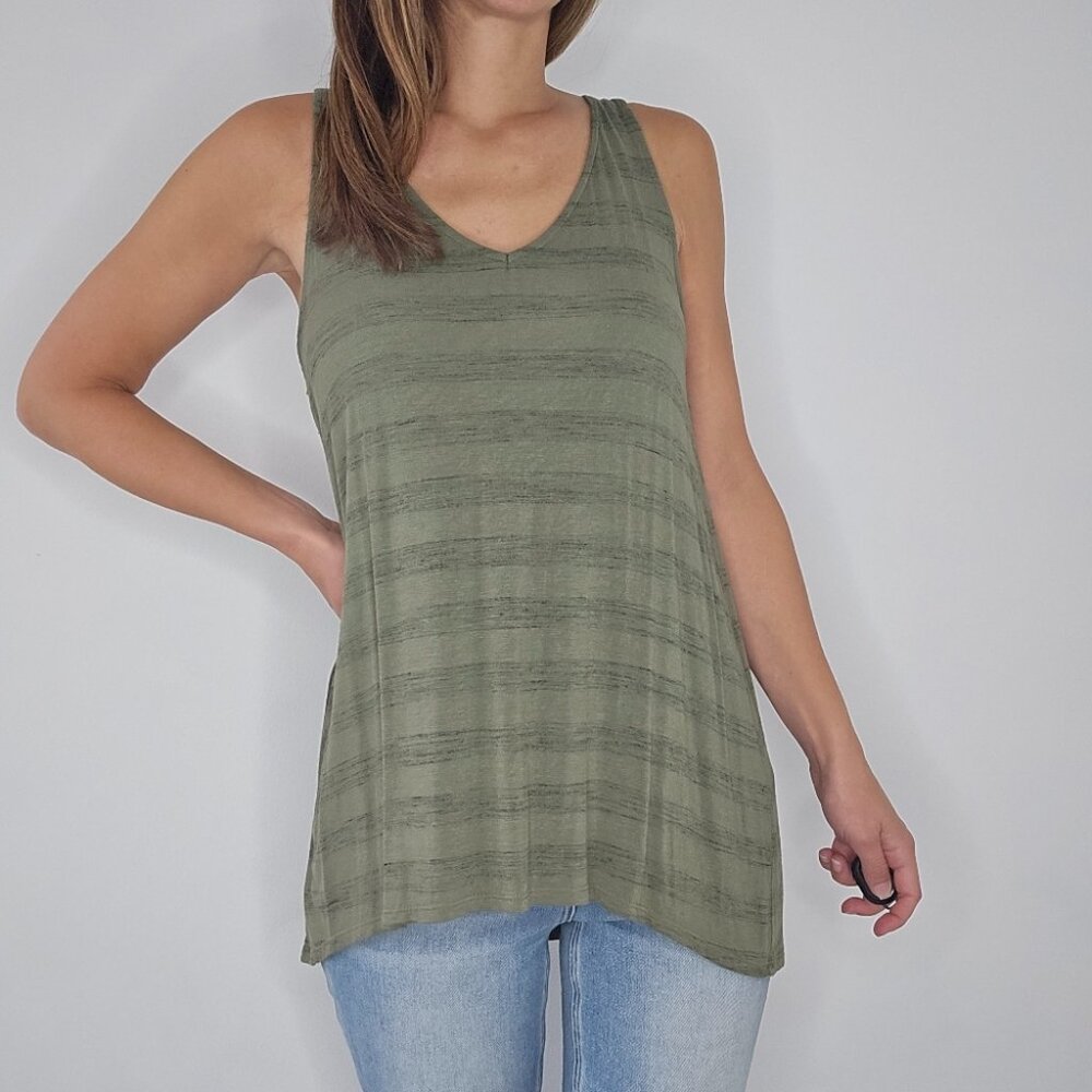 Knox Rose Sage Green Striped Long Length Tank Top Size Medium
